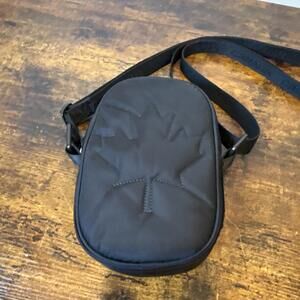 Lululemon Team Canada ’22 Future Legacy Crossbody Bag – Black – Olympic Edition!